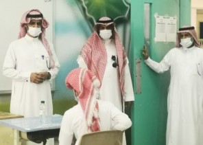 محافظ العيدابي ورؤساء المراكز يقومون بجولة تفقدية لمدارس محافظة العيدابي والمراكز التابعه محافظ العيدابي ورؤساء المراكز يقومون بجولة تفقدية لمدارس محافظة العيدابي والمراكز التابعه