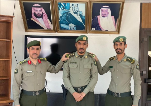 مدير جوازات منفذ الخفجي يقلد الحباش رتبة نقيب مدير جوازات منفذ الخفجي يقلد الحباش رتبة نقيب