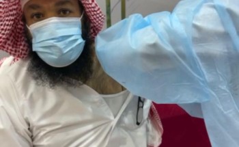 رجل الأعمال ناصر عياضه أبا أحمد يتلقى الجرعة الأولى للقاح فيروس كورونا رجل الأعمال ناصر عياضه أبا أحمد يتلقى الجرعة الأولى للقاح فيروس كورونا