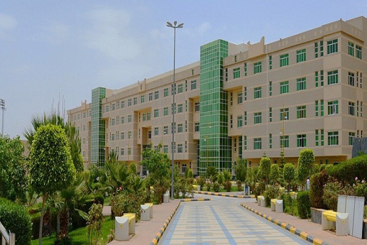 وكلاء وعمداء جامعة الملك خالد  لخريجي وخريجات الدفعة (22) وبصوت واحد : أنتم عماد المستقبل وسواعد البناء في وطن المجد