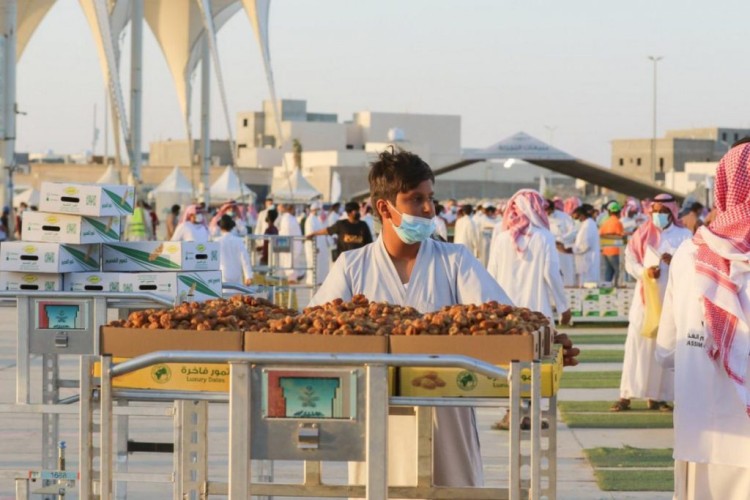 موسم عنيزة للتمور 41.. “السكرية الصفراء” تهيمن