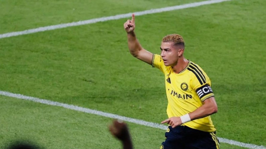 النصر يعبر أبها بثنائية رونالدو والحمدان ويواصل مطاردة الهلال
