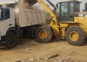 بلدية القفل تنفذ حملة لتنظيف المتنزهات الطبيعية بالمركز بلدية القفل تنفذ حملة لتنظيف المتنزهات الطبيعية بالمركز