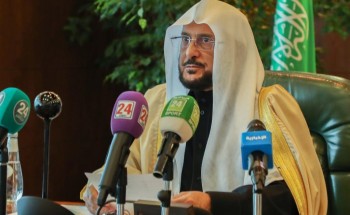 وزير الشؤون الإسلامية: اليوم نعيش حالة مختلفة بسبب كورونا .. والمملكة تؤكد على سلامة منهج الوسطية والأعتدال وزير الشؤون الإسلامية: اليوم نعيش حالة مختلفة بسبب كورونا .. والمملكة تؤكد على سلامة منهج الوسطية والأعتدال