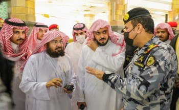السديس يطلع على الجهود المبذولة لقاصدي المسجد الحرام في الليلة 27 ويوجه بتكثيف الخدمات السديس يطلع على الجهود المبذولة لقاصدي المسجد الحرام في الليلة 27 ويوجه بتكثيف الخدمات