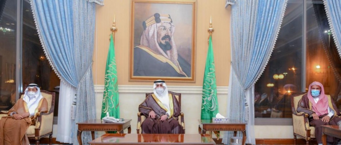 خلال استقباله المواطنين في اللقاء الأسبوعي .. أمير تبوك يرفع الشكر لسمو ولي العهد بمناسبة تدشين عدد من المشروعات السكنية والطبية