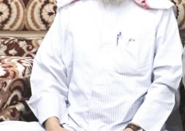 بعد دفع دية 10 ملايين دينار.. جموع تحتشد لاستقبال “العازمي” في الكويت لحظة الإفراج عنه (فيديو) بعد دفع دية 10 ملايين دينار.. جموع تحتشد لاستقبال “العازمي” في الكويت لحظة الإفراج عنه (فيديو)
