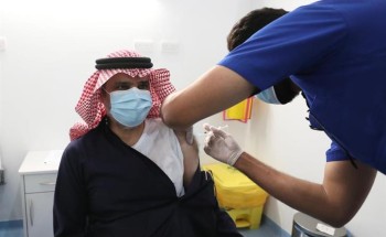 وزير التعليم السابق يتلقى جرعة لقاح كورونا في مركز اللقاحات بالرياض وزير التعليم السابق يتلقى جرعة لقاح كورونا في مركز اللقاحات بالرياض