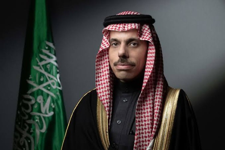 سمو وزير الخارجية يتلقى اتصالًا هاتفيًا من وزير خارجية فرنسا