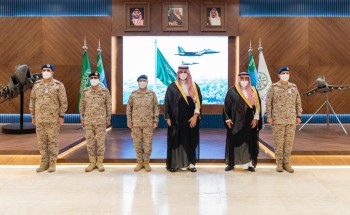 إنفاذًا لتوجيهات سمو ولي العهد.. سمو نائب وزير الدفاع يتفقد قيادة القوات الجوية الملكية السعودية ويُشيد بجاهزيتها القتالية
