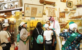 أيتام بر الشرقية يتعرفون على التراث الوطني في متحف فلوة باليوم الوطني 90 أيتام بر الشرقية يتعرفون على التراث الوطني في متحف فلوة باليوم الوطني 90