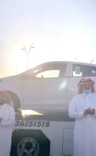 بعد سرقة سيكل توأم بريدة .. بالفيديو: المواطن “عبدالمجيد العويمري” يتبرع لهما بسيارة .. ودعم مادي لكافة بسطات بريدة