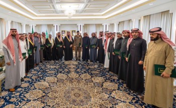 الأمير فيصل بن نواف بن عبدالعزيز يشيد بمنافسات فروسيّة الجوف ويكرّم 20 من الشّركاء والداعمين