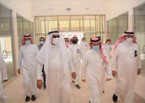 أمين الشرقية يتفقد عدد من المشاريع التنموية في القطيف ويوجه بسرعة الانتقال إلى جزيرة الأسماك الجديدة أمين الشرقية يتفقد عدد من المشاريع التنموية في القطيف ويوجه بسرعة الانتقال إلى جزيرة الأسماك الجديدة
