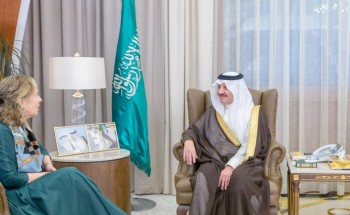 أمير الحدود الشمالية يلتقي أعضاء فرع الجمعية السعودية للفنون التشكيلية “جسفت” أمير الحدود الشمالية يلتقي أعضاء فرع الجمعية السعودية للفنون التشكيلية “جسفت”