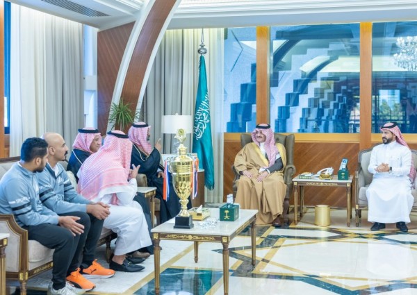 أمير الشرقية يستقبل رئيس وأعضاء مركز صم بالقطيف أمير الشرقية يستقبل رئيس وأعضاء مركز صم بالقطيف
