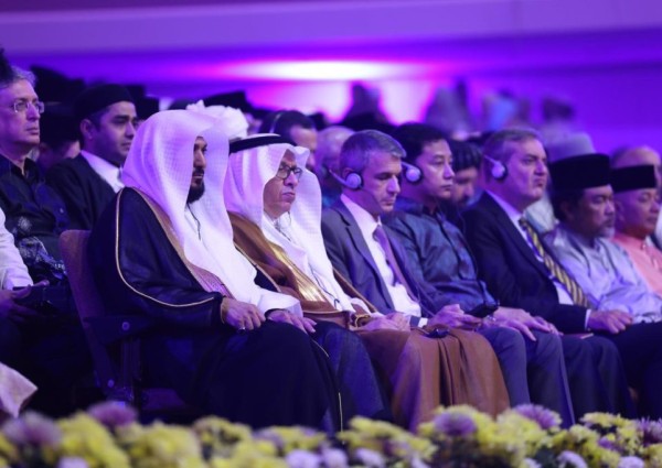 فضيلة الشيخ ماهر المعيقلي يشارك في الاحتفال الختامي لتلاوة القرآن الكريم في ماليزيا فضيلة الشيخ ماهر المعيقلي يشارك في الاحتفال الختامي لتلاوة القرآن الكريم في ماليزيا