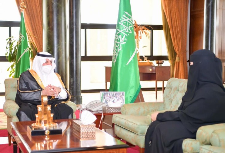 أمير منطقة تبوك يستقبل عضو مجلس الشورى الدكتورة أميرة البلوي