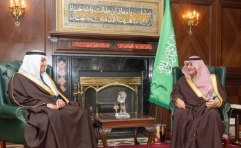 أمير تبوك يستقبل وزير النقل والخدمات اللوجستية أمير تبوك يستقبل وزير النقل والخدمات اللوجستية