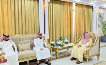 «لخدمة المواطنين والمقيمين» .. القائم بأعمال محافظة دومة الجندل يناقش الملفات التنموية مع رئيس البلدية الجديد «لخدمة المواطنين والمقيمين» .. القائم بأعمال محافظة دومة الجندل يناقش الملفات التنموية مع رئيس البلدية الجديد