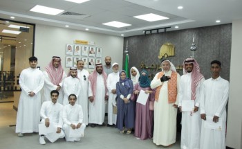 عضو مجلس إدارة جمعية البر بـ”جدة” يكرم فريق رحماء التطوعي لجهودهم الإيجابية التي يبذلونها بهدف إنقاذ القطط في مناطق تطوير الأحياء العشوائية