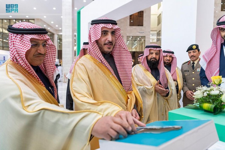 منها 7 مشاريع خدمية وتعليمية تتجاوز قيمتها 400 مليون ريال .. سمو أمير الجوف يدشن مشاريع تنموية وتقنية بجامعة الجوف