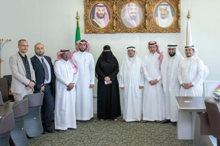 معالي مدير الجامعة يدشّن منصة إدارة تطوير مهارات أعضاء هيئة التدريس