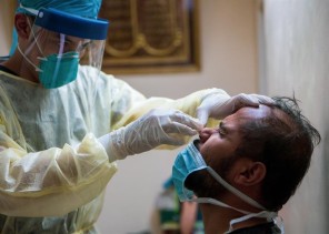 توضيح من الضمان الصحي: المؤمن له يتحمل تكلفة فحص “كورونا” في حالة واحدة