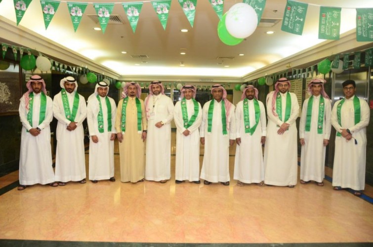 الجيل يهنئ المصابين أبطال الحد الجنوبي بيوم الوطن في مستشفى الحرس بالأحساء