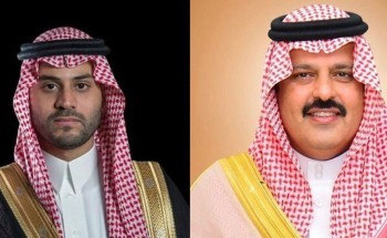 أمير حائل‬⁩ ونائبه‬⁩ يعزيان أسرة (الشهيل) في وفاة فقيدهم