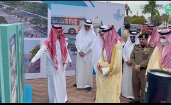 أمير الشرقية يدشن مشروع النقل العام بالحافلات في الدمام والقطيف أمير الشرقية يدشن مشروع النقل العام بالحافلات في الدمام والقطيف