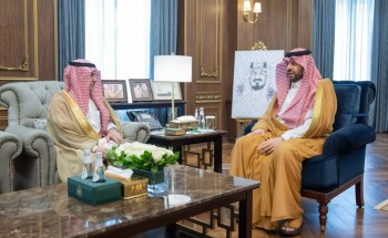 أمير الحدود الشمالية يطلع على إستراتيجية نادي عرعر الرياضي.. ويؤكد أهمية البيئة الرياضية المحفزة