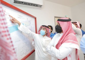 نائب وزير “البلدية والإسكان” يدشن مشروع إسكان رنية لمستفيدي الإسكان التنموي ويسلم عدداً من الوحدات نائب وزير “البلدية والإسكان” يدشن مشروع إسكان رنية لمستفيدي الإسكان التنموي ويسلم عدداً من الوحدات