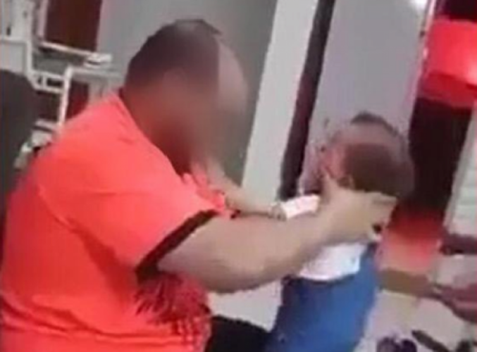 تعرّف على العقوبة المنتظرة بحق مُعذِّب طفلته