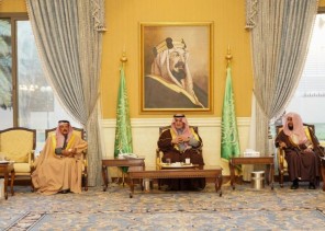 أمير تبوك يستقبل المواطنين في اللقاء الأسبوعي أمير تبوك يستقبل المواطنين في اللقاء الأسبوعي