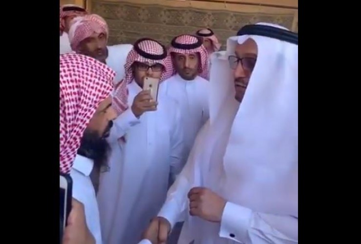 فيديو.. وزير التعليم يعزي ذوي الطالب معتز الحارثي