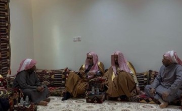 لفتة إنسانية وكلمات مؤثرة.. الشيخ الشثري والدكتور العجلان يقدمان واجب العزاء لوالد ضحيتي حريق حفر الباطن