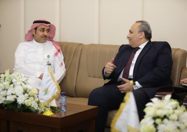 مدير عام فرع موارد وتنمية حائل يستقبل رئيس الشعبة القنصلية بسفارة مصر مدير عام فرع موارد وتنمية حائل يستقبل رئيس الشعبة القنصلية بسفارة مصر