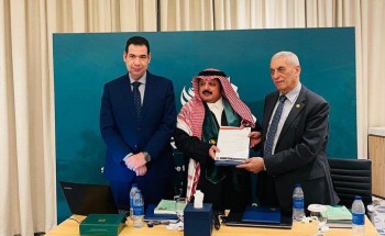 الشيخ صالح بن حسين آل سلامة يحصل على الدكتوراة في الإدارة من أكاديمية (جيت) البريطانية