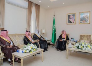سمو محافظ حفر الباطن يكرم الأمانة والصحة والتعليم بالمحافظة سمو محافظ حفر الباطن يكرم الأمانة والصحة والتعليم بالمحافظة