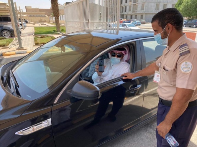 “صحة الرياض” تنفذ جولات ميدانية لمتابعة الالتزام باشتراطات الدخول لمقرات العمل