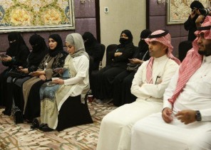 أمسيات موسم الرياض .. “الشعر والإنشاد” يتألقان بمعرض الصقور والصيد