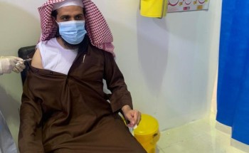 مدير الشؤون الإسلامية بالجوف يتلقى الجرعة الأولى من لقاح كورونا وينوه بجهود القيادة لأجل صحة المواطن والمقيم مدير الشؤون الإسلامية بالجوف يتلقى الجرعة الأولى من لقاح كورونا وينوه بجهود القيادة لأجل صحة المواطن والمقيم