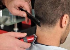 عودة أنشطة محلات الحلاقة الرجالية وصالونات التجميل النسائية بدءاً من الغد عودة أنشطة محلات الحلاقة الرجالية وصالونات التجميل النسائية بدءاً من الغد