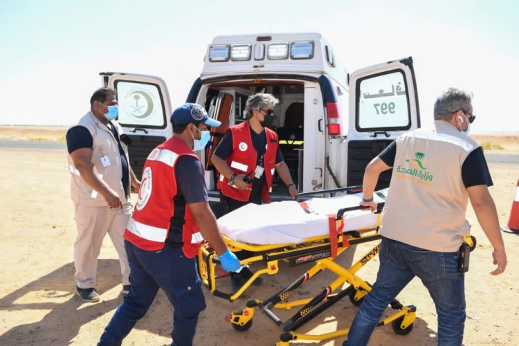 هلال تبوك ينفذ فرضية حادث مروري باحدالطرق السريعة  بمشاركة عدة جهات حكومية .
