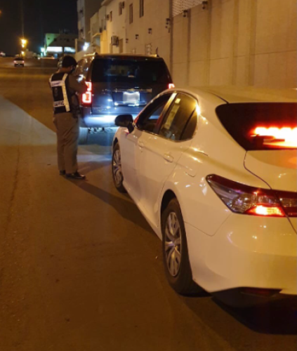 بالصور .. ضبط قائد مركبة متهور وثق فيديو وهو يتباهى بقيادته بسرعة عالية في الطائف