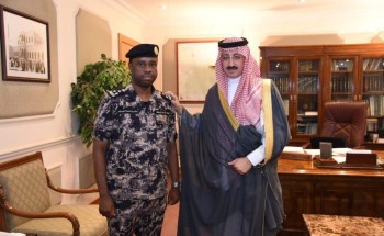 محافظ الأحساء يقلد الدوسري رتبته الجديدة عميدا محافظ الأحساء يقلد الدوسري رتبته الجديدة عميدا