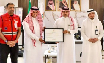 “الهلال الأحمر بالجوف” يسلّم “شهادة امتثال” لـ”الموارد البشرية” ضمن مشروع “معاذ” لرفع جاهزية المنشآت الطارئة