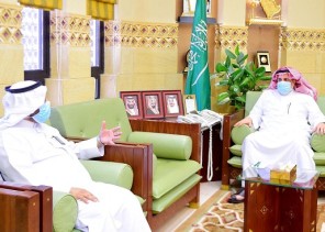 وكيل إمارة الرياض يستقبل مدير عام الشؤون الصحية بالمنطقة
