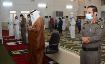 وسط إجراءات احتزازية.. محافظ صامطة يؤدي صلاة عيد الأضحى بجامع العليا